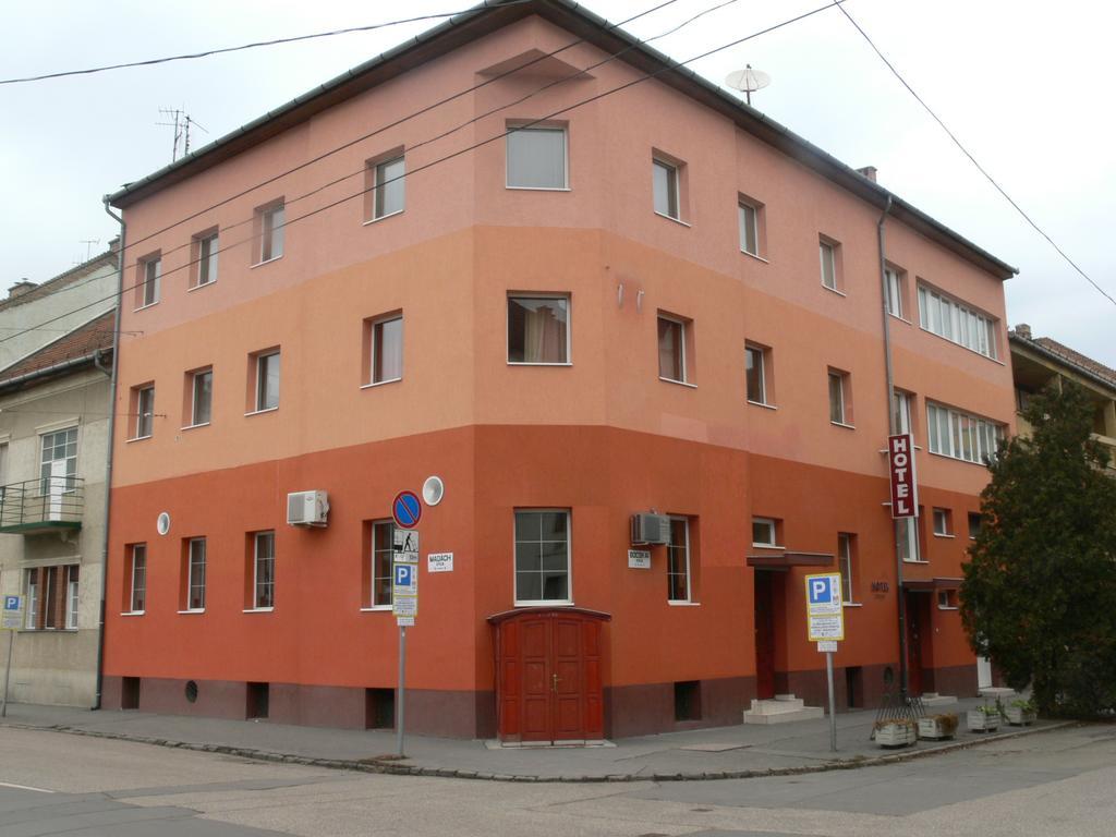 Hotel Centrum Szeged Eksteriør billede